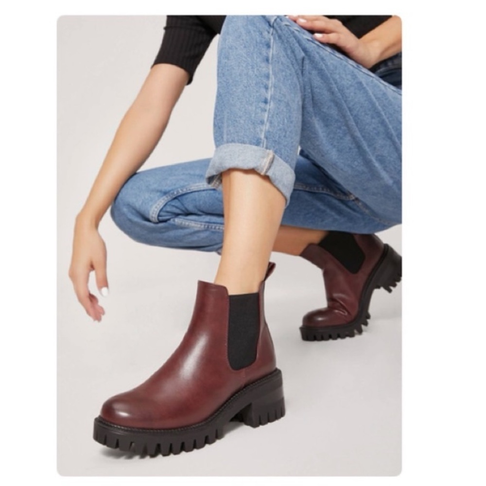 Divided by H&M Chelsea boot in maroon 7
